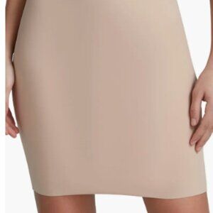 Commando Control Short Half-Slip, Nude, M, NWT